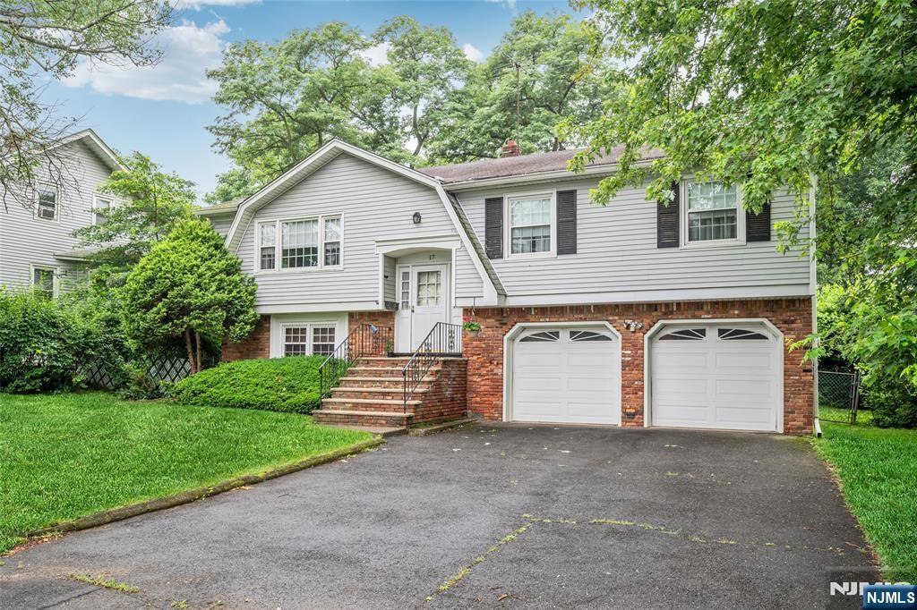 Little Falls, NJ 07424,17 Parkway