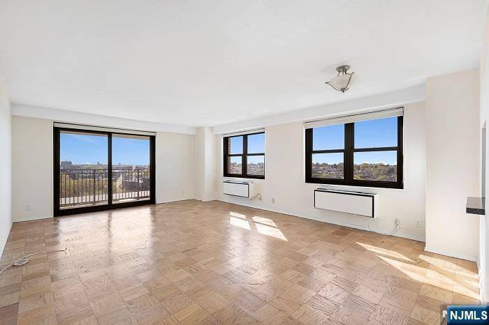 North Bergen, NJ 07047,7855 Boulevard East #11L