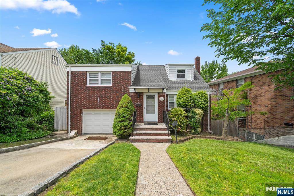 Palisades Park, NJ 07650,344 Northwood WAY