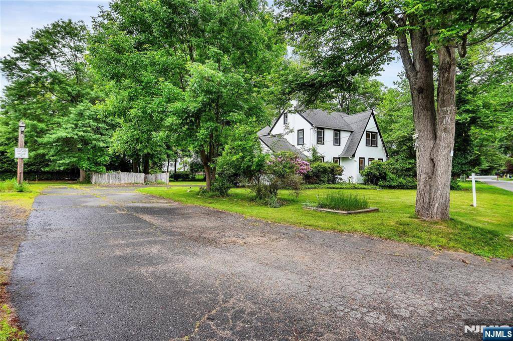 Harrington Park, NJ 07640,38 Lynn ST