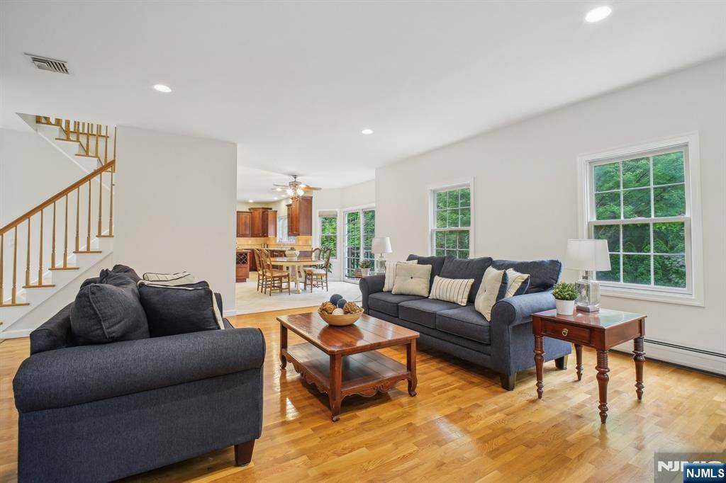 Park Ridge, NJ 07656,71 Louville AVE