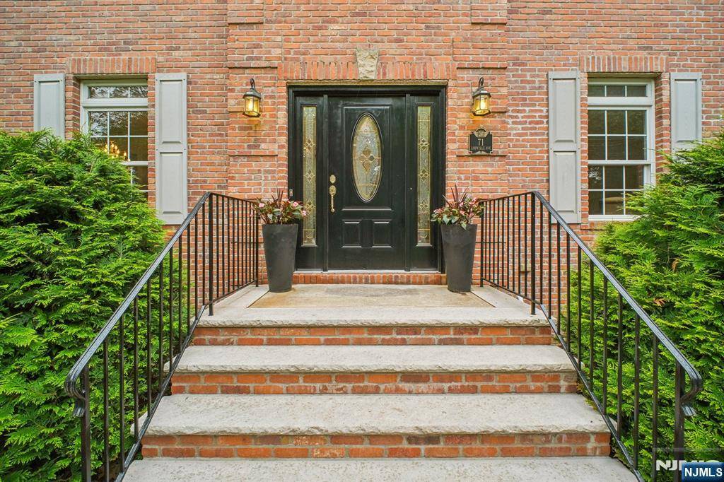 Park Ridge, NJ 07656,71 Louville AVE