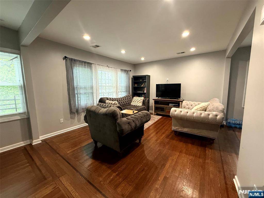 Elizabeth, NJ 07202,135 Bellevue ST #2nd Floor