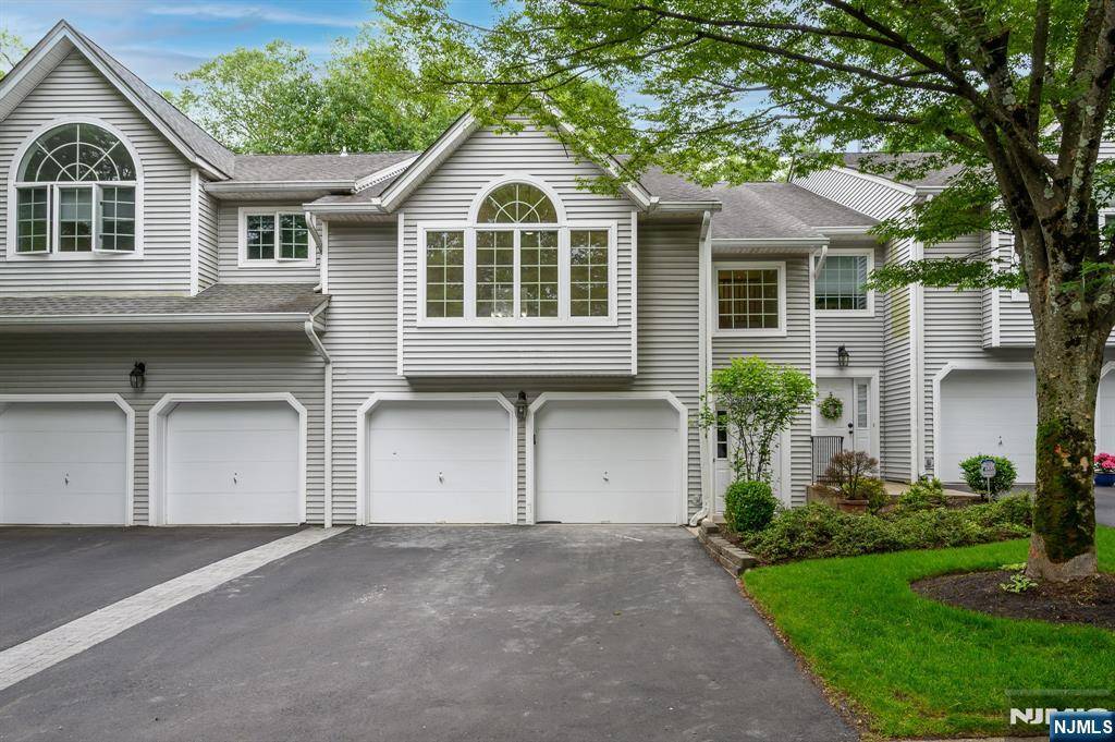 Hillsdale, NJ 07642,3 Bradshaw CT #509