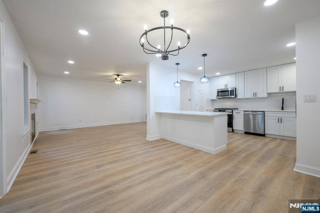 Hillsdale, NJ 07642,3 Bradshaw CT #509