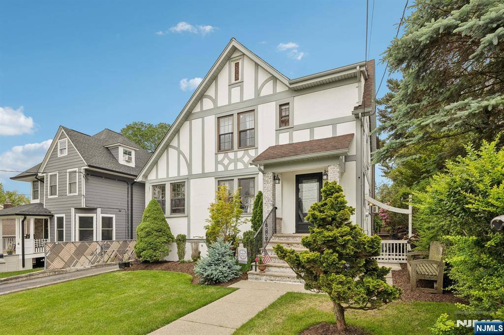 Little Falls, NJ 07424,52 2nd AVE