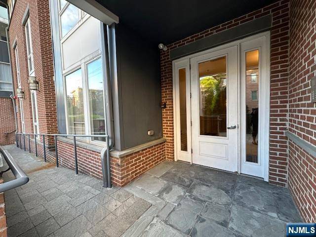Cliffside Park, NJ 07010,255 Laird AVE #6