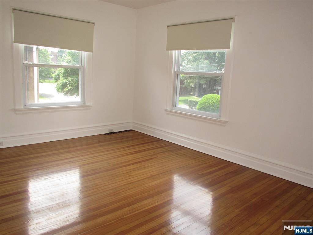 Rutherford, NJ 07070,204 Hollister AVE #2nd fl