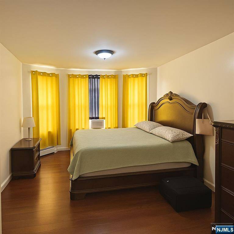 Paterson, NJ 07524,276 5th AVE