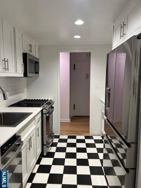 Edgewater, NJ 07020,1375 River RD #1 M