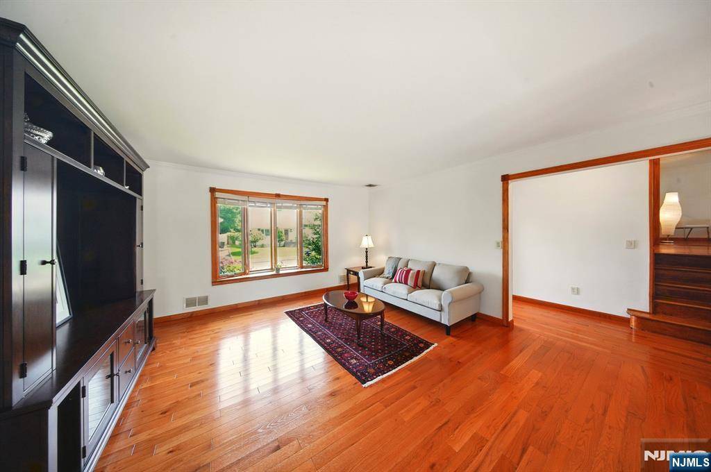 Bloomfield, NJ 07003,43 Carol PL