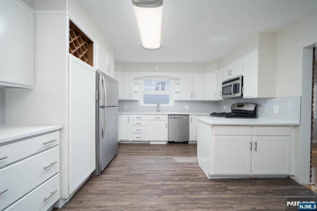Tenafly, NJ 07670,71 Franklin ST #A