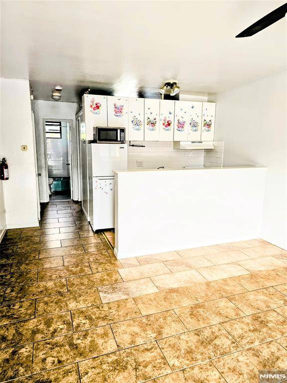 Belleville, NJ 07109,449-451 Washington AVE #8