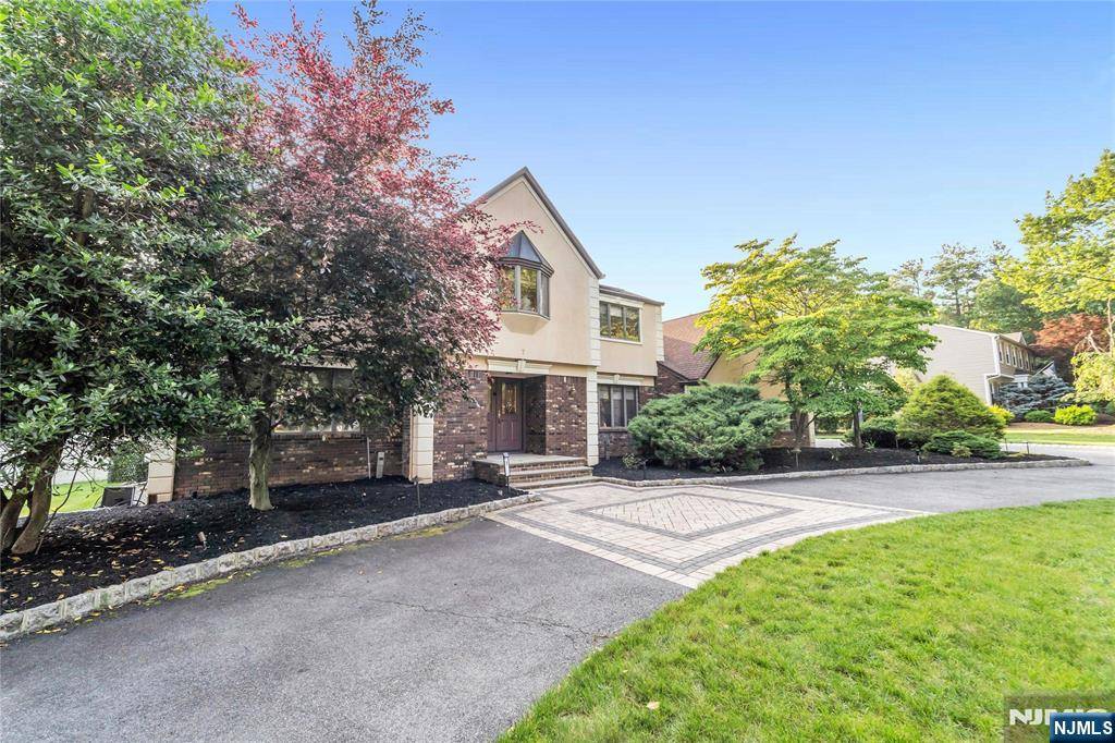 Old Tappan, NJ 07675,7 Herbst RD
