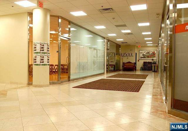 Palisades Park, NJ 07650,7 Broad AVE #201