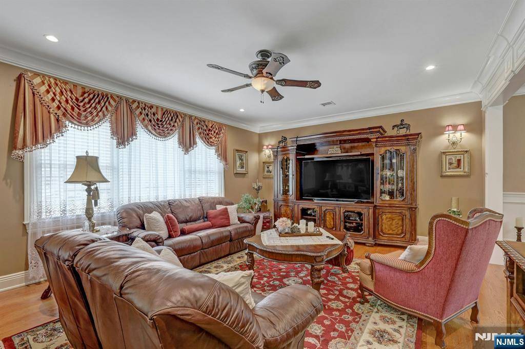 Wallington, NJ 07057,141-143 Maple AVE