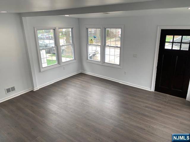 Ridgefield Park, NJ 07603,19 Roosevelt AVE