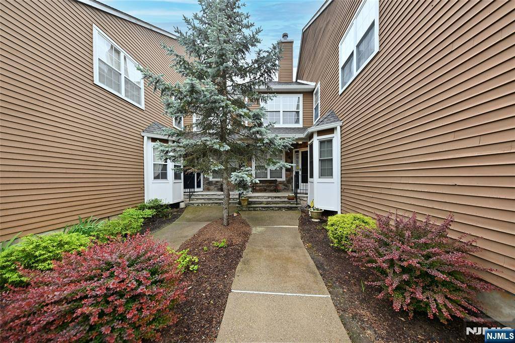 North Haledon, NJ 07508,72 Hunter RD