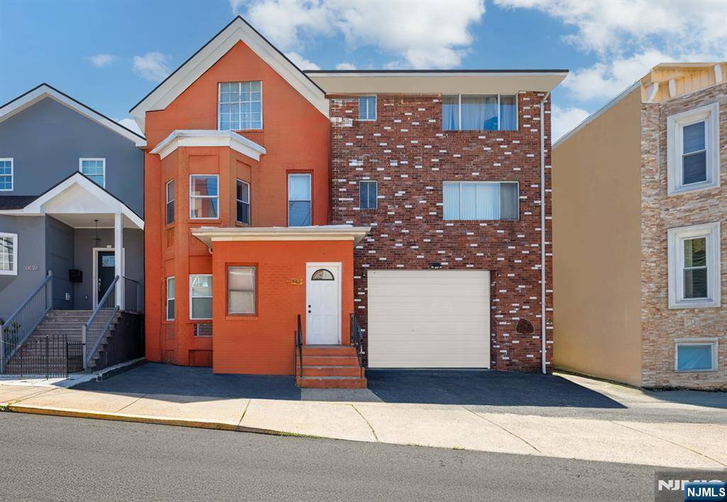North Bergen, NJ 07047,3912 Liberty AVE