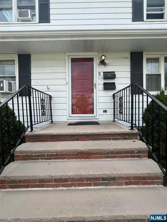 South Hackensack, NJ 07606,5 S Tuve LN #2nd Floor