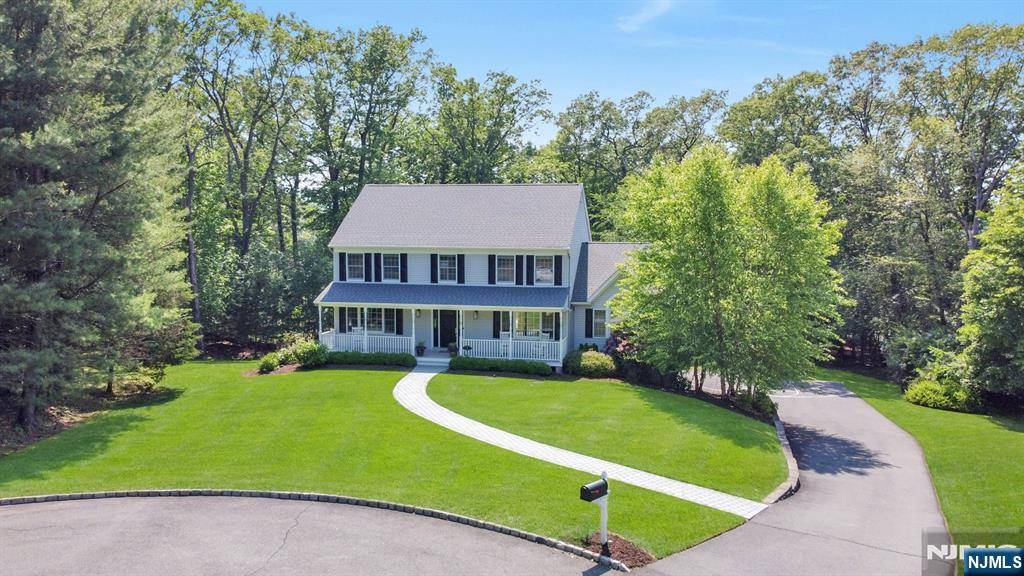 Oakland, NJ 07436,33 Walton AVE