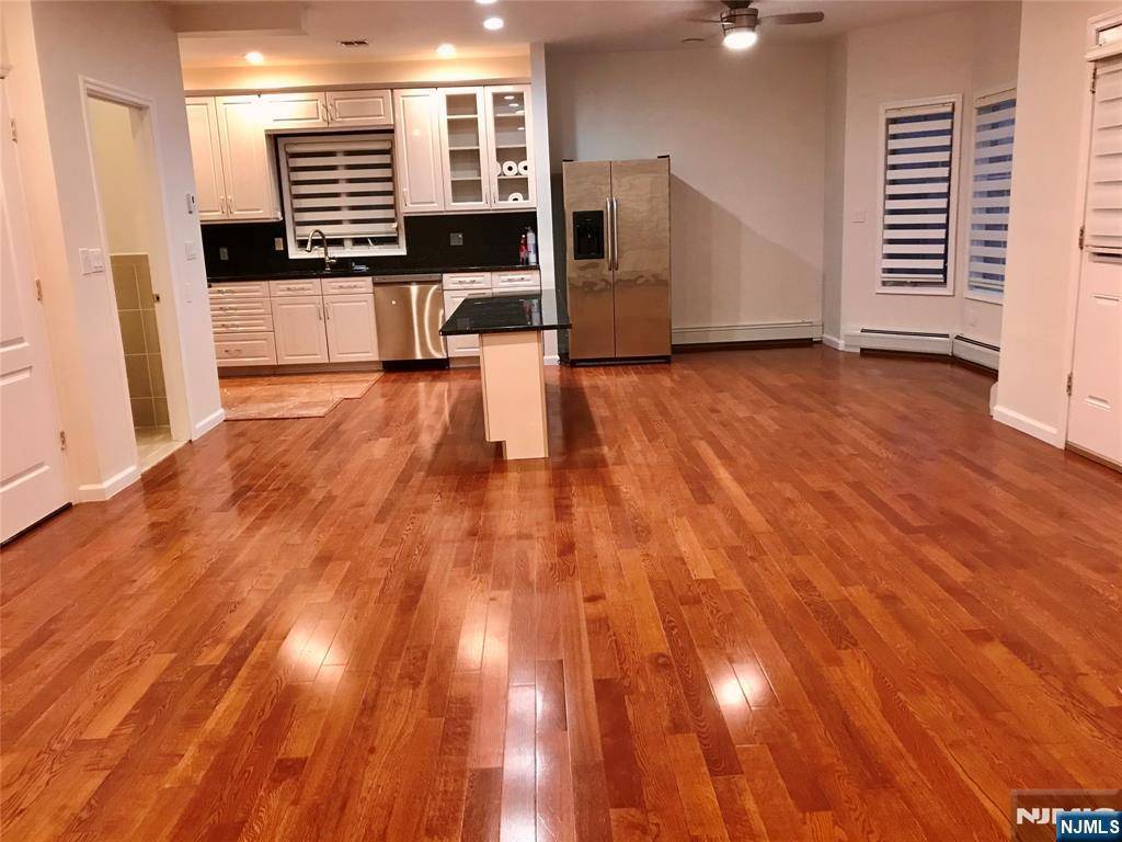 Palisades Park, NJ 07650,20 East Ed Edsall BLVD #A