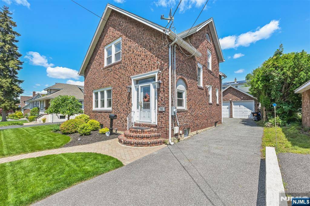 Dumont, NJ 07628,90 E Quackenbush AVE