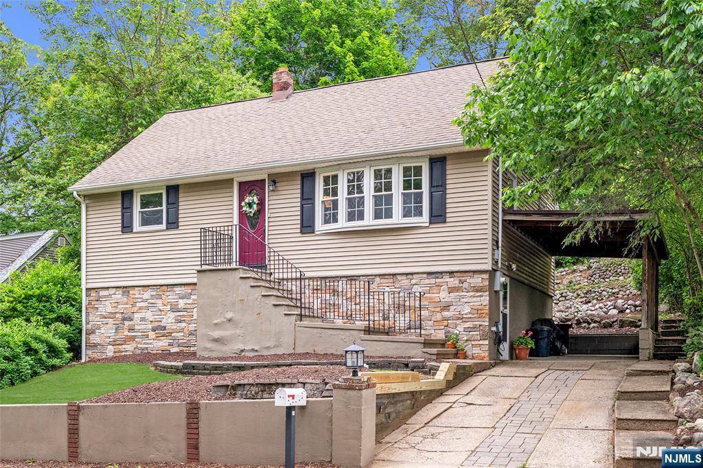 Ringwood, NJ 07456,24 Oakwood DR