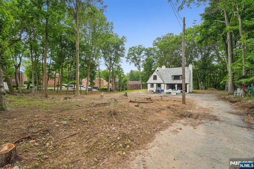 Englewood, NJ 07631,206 Central AVE