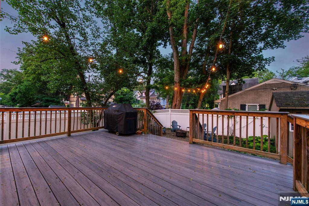 East Orange, NJ 07017,32 Morse AVE