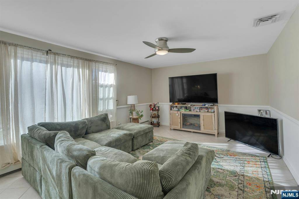 New Milford, NJ 07646,147 Pine AVE