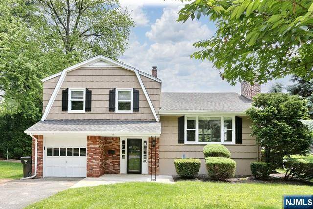 Paramus, NJ 07652,780 Flint PL