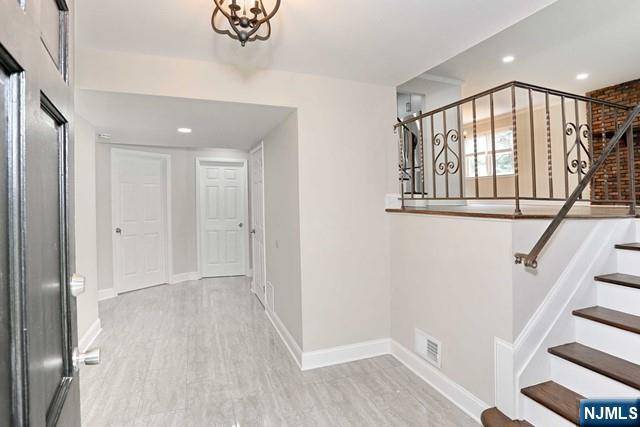 Paramus, NJ 07652,780 Flint PL