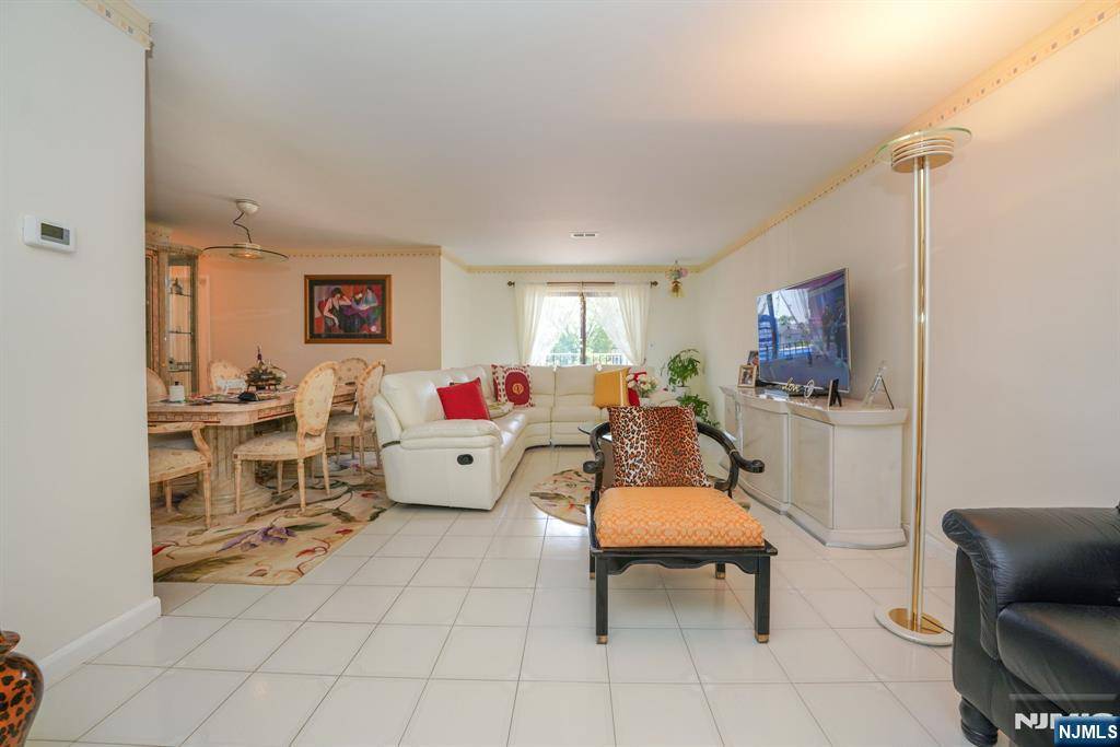 North Bergen, NJ 07047,8841 Kennedy #19