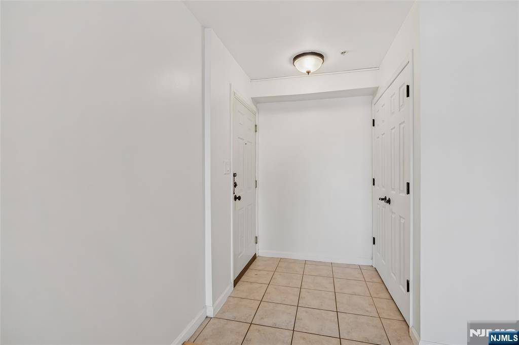 Hackensack, NJ 07601,420 Passaic ST #2H