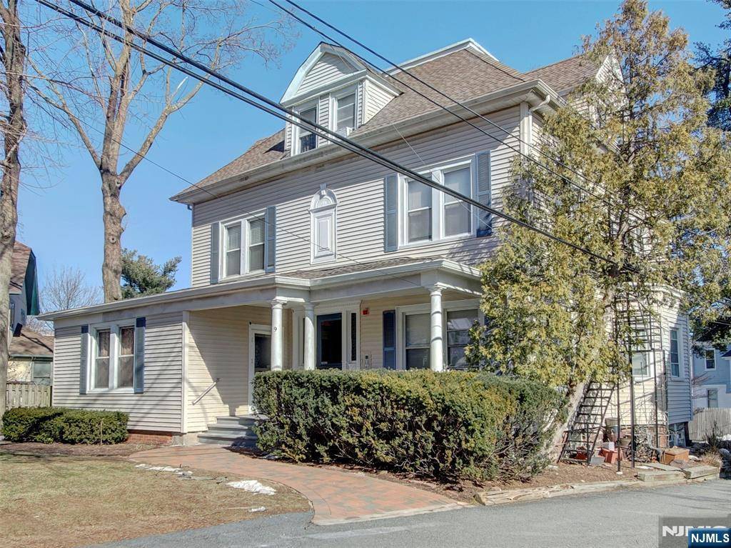 Montclair, NJ 07042,99 Valley RD
