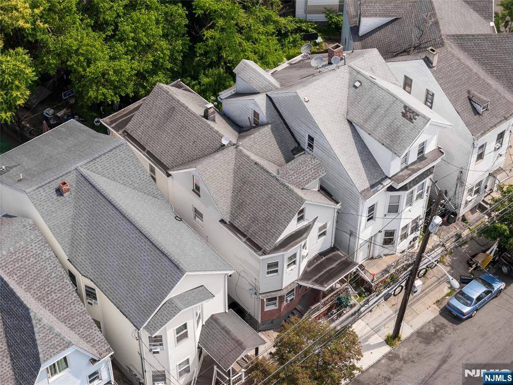 Paterson, NJ 07524,109 Lyon ST