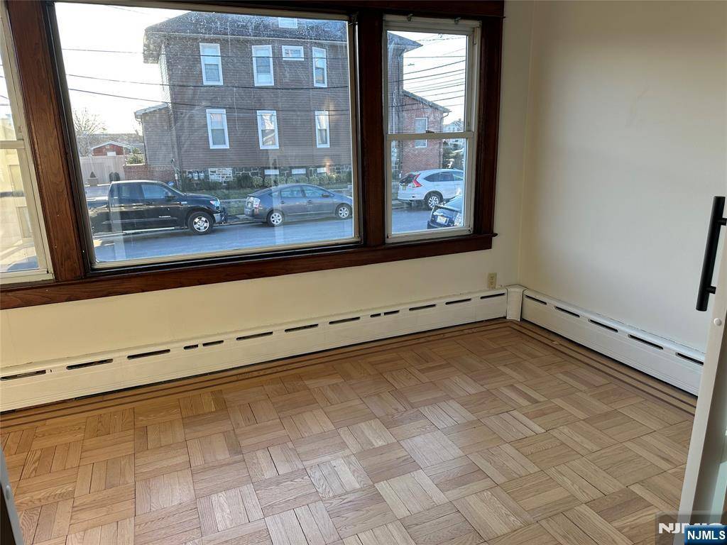 Cliffside Park, NJ 07010,505 Dewey AVE #1