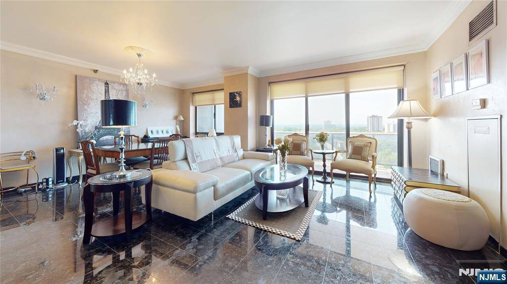 Fort Lee, NJ 07024,1512 Palisade AVE #17A