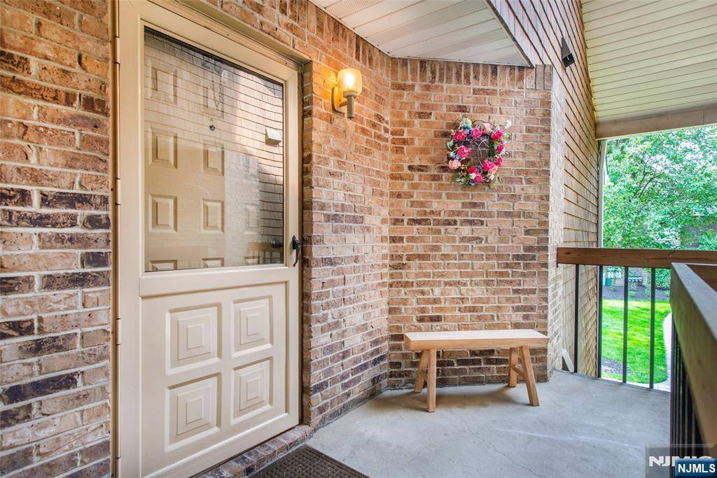 Little Falls, NJ 07424,1 Tulip CRES #2C