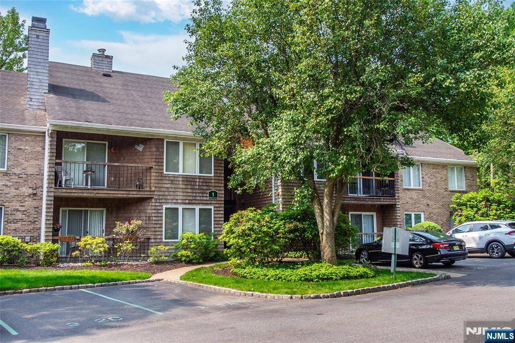 Little Falls, NJ 07424,1 Tulip CRES #2C