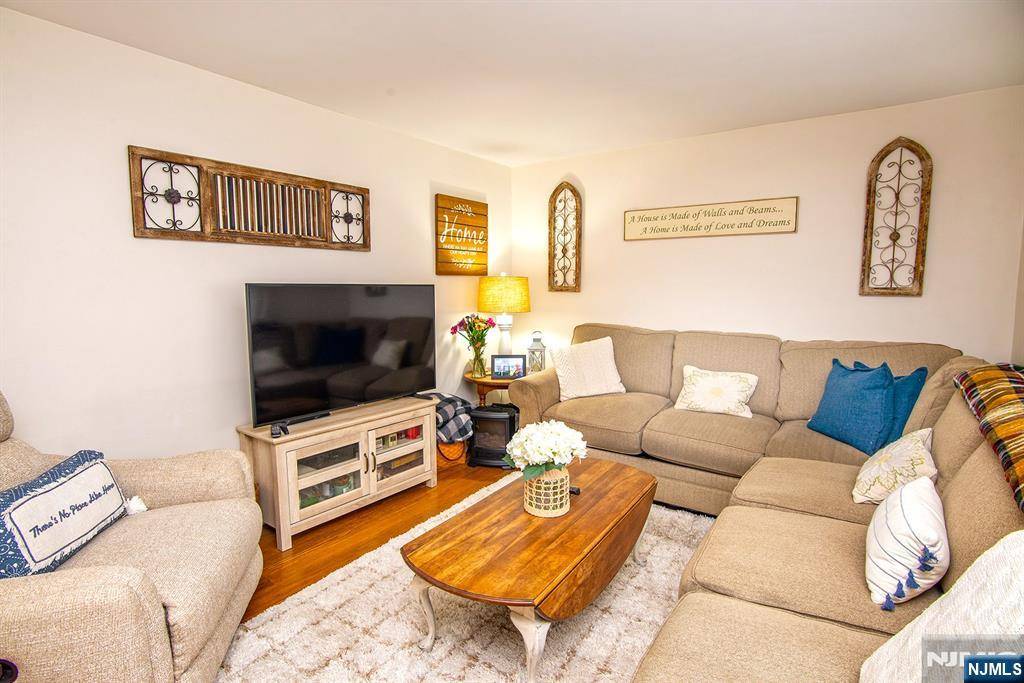 Dumont, NJ 07628,125 Virginia AVE