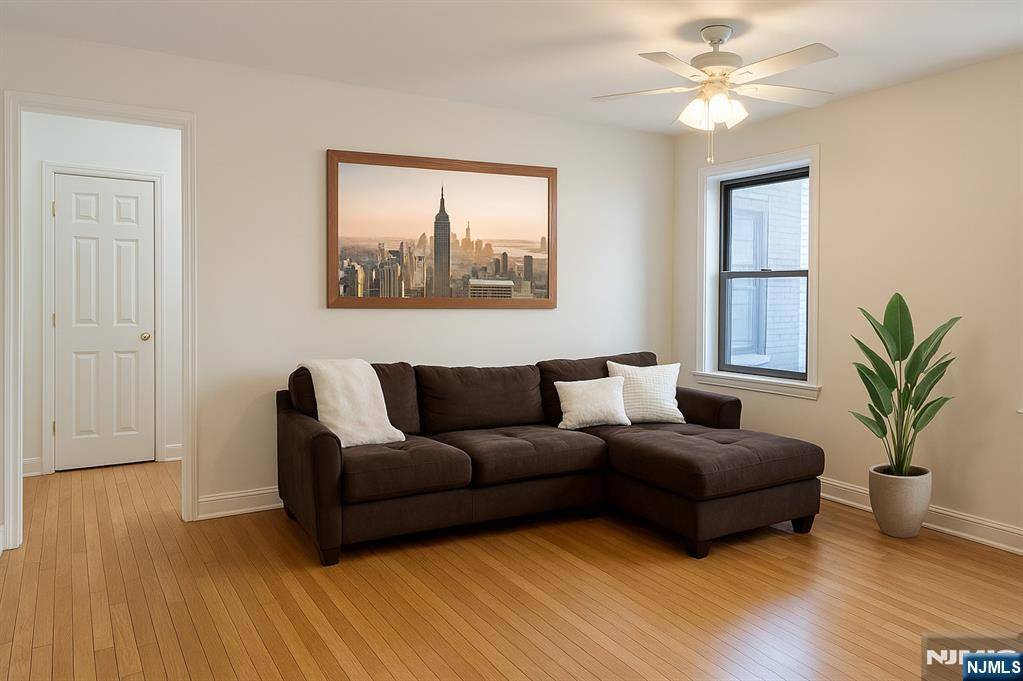 Jersey City, NJ 07304,107 Kensington #104A