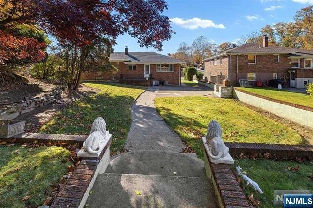 Fort Lee, NJ 07024,255 Forest RD