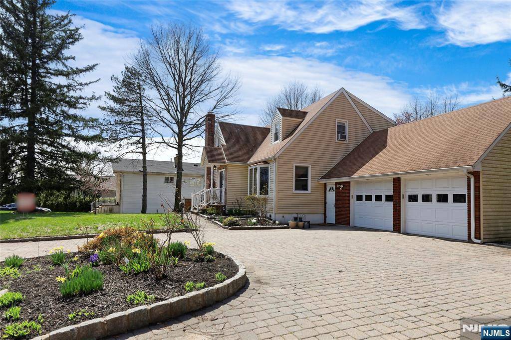 Paramus, NJ 07652,577 Forest AVE