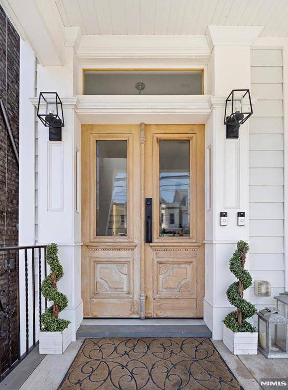 Weehawken, NJ 07086,2602 Palisade AVE