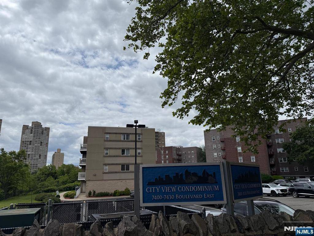 North Bergen, NJ 07047,7400 Boulevard East #2C