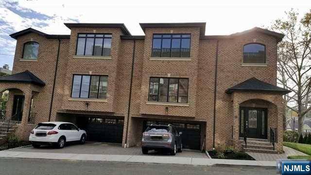 Palisades Park, NJ 07650,400 Roff AVE #2