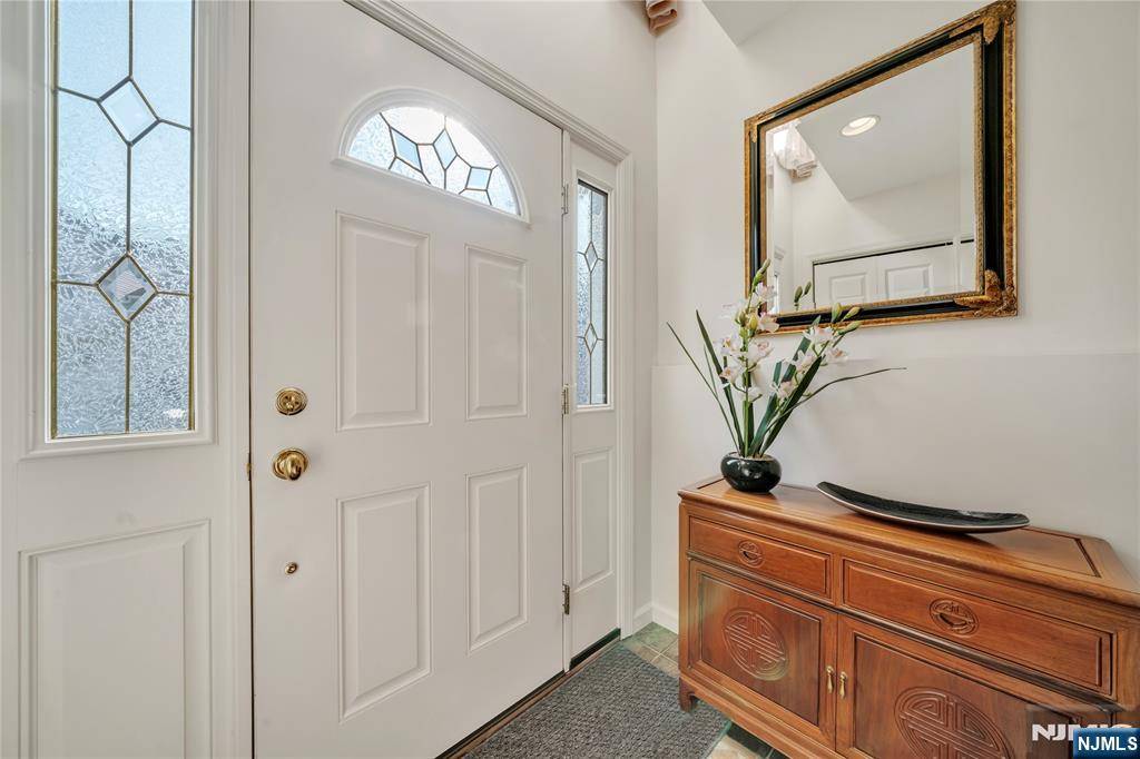 Waldwick, NJ 07463,8 Sara Kathryn WAY