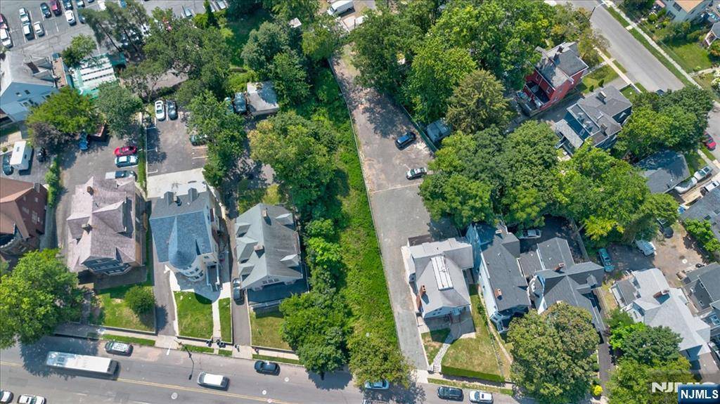 East Orange, NJ 07017,65 Washington ST